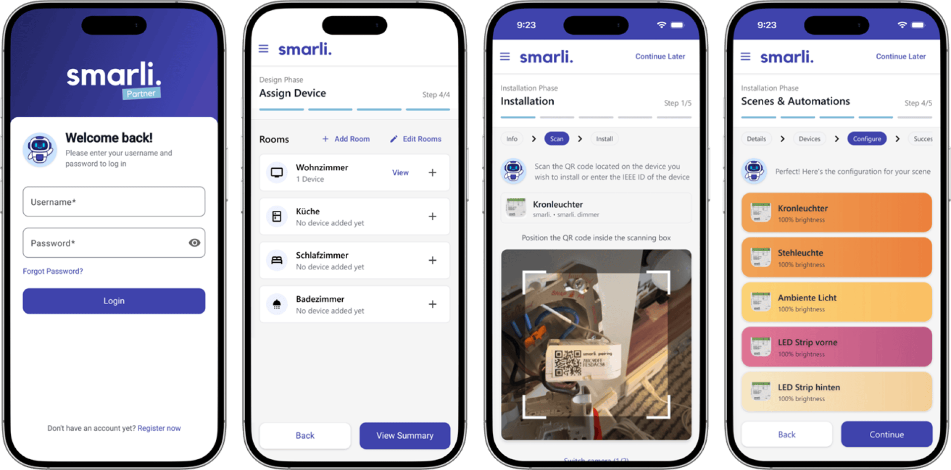 Vier Smartphone-Bildschirme zeigen die Benutzeroberfläche der Smarli-App: Anmeldebildschirm, Zuweisung der Geräte zu den Räumen, Scannen des QR-Codes für die Installation und Konfiguration der Smart Home-Szenen und -Automatisierungen.