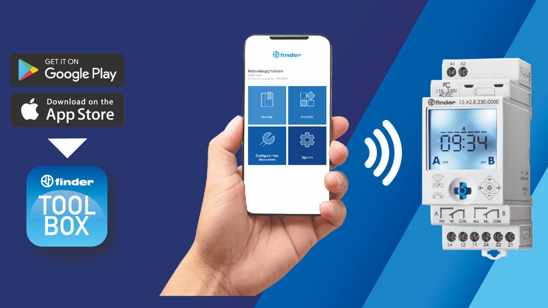 Eine Hand hält ein Smartphone, auf dem die Benutzeroberfläche der Finder Toolbox-App angezeigt wird, mit Verbindungssymbolen, die auf ein elektronisches Zeitrelais zeigen. Auf der linken Seite sind die Logos für den App-Store-Download zu sehen.
