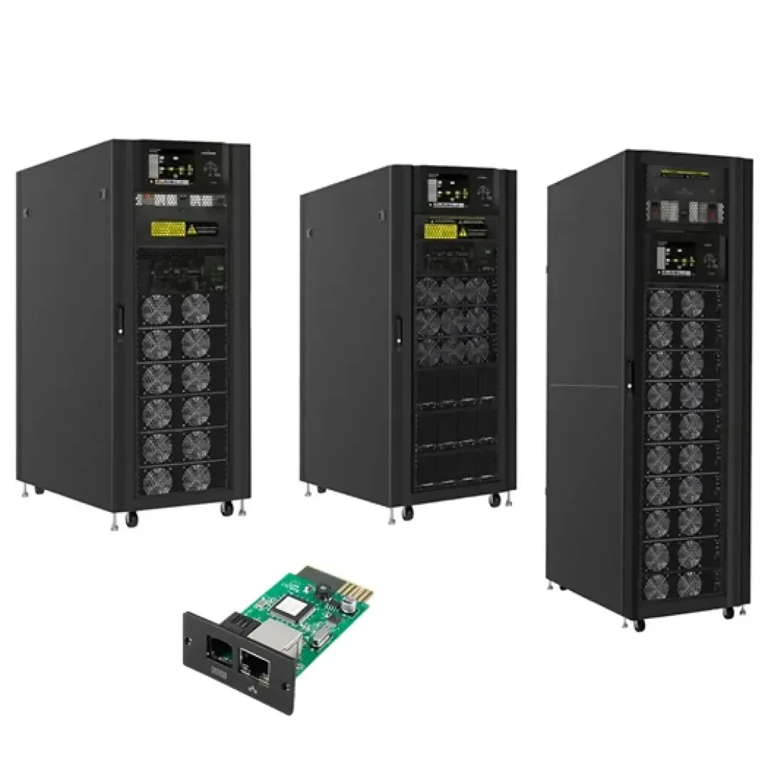 Zu sehen sind drei schwarze Server-Racks mit belüfteten Blenden, die jeweils auf Rollen stehen. Davor liegt eine kleine grüne Leiterplatte mit Anschlüssen und elektronischen Bauteilen.