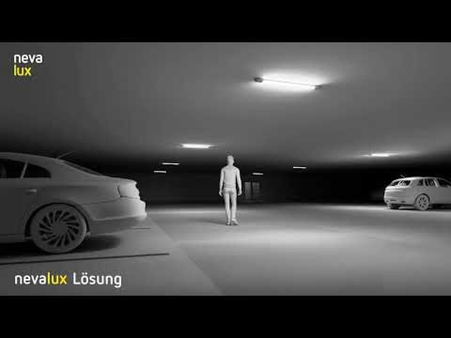 Ein schwach beleuchteter Parkplatz mit zwei geparkten Autos und einer einzelnen Person, die unter den Deckenlichtern steht. Die Wörter nevalux und nevalux Lösung erscheinen links und unten im Bild.