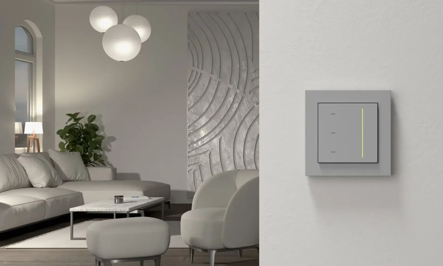 Un salon moderne avec un canapé gris, des fauteuils ronds, des plantes et une décoration murale métallique. Un interrupteur gris aux lignes épurées est fixé sur un mur blanc au premier plan.