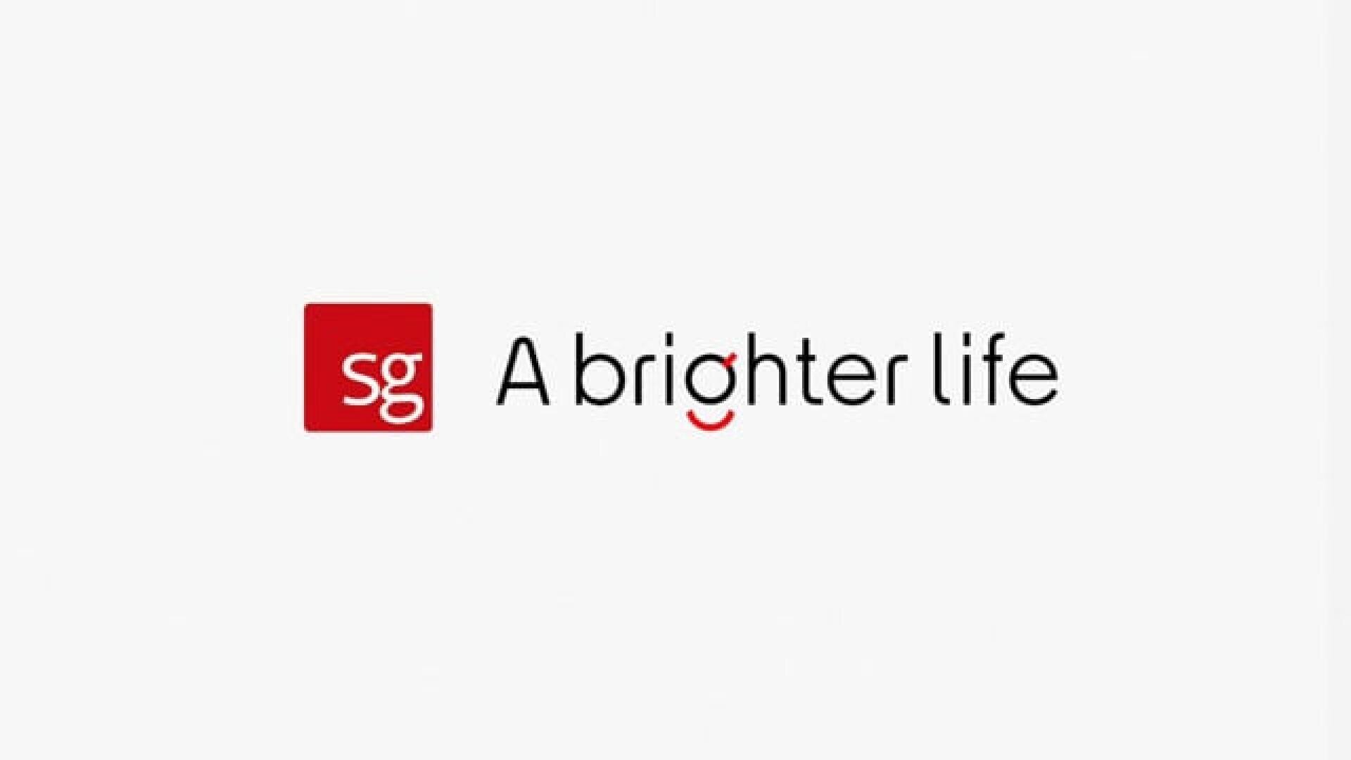 Logo mit einem roten Quadrat mit weißem Kleinbuchstaben sg, neben den Worten A brighter life in schwarzem Text, mit einer roten gebogenen Linie, die ein Lächeln unter dem Buchstaben i in brighter bildet.