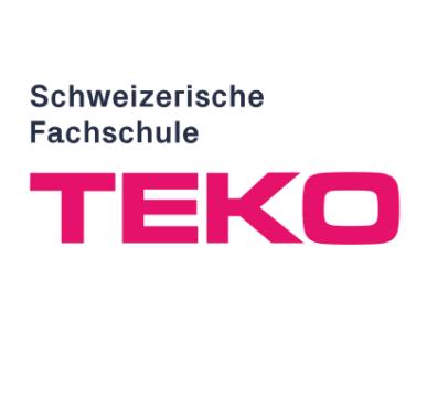 Logo mit Text: Schweizerische Fachschule TEKO. Der Schriftzug „Schweizerische Fachschule“ ist schwarz, „TEKO“ ist in kräftigem Rosa gehalten, alles auf weißem Hintergrund.
