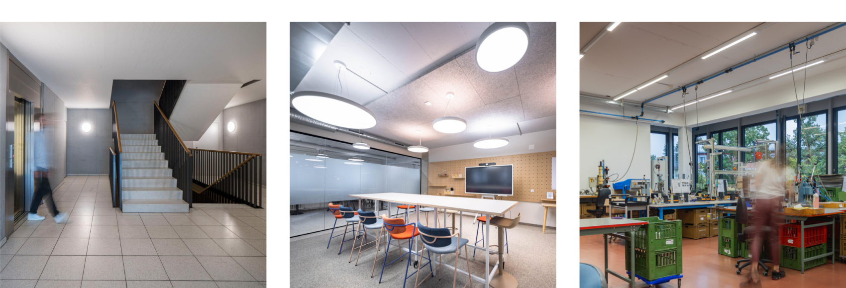 Drei Bilder: ein modernes Treppenhaus und ein Flur, ein heller Besprechungsraum mit Stühlen und einem Bildschirm und eine Werkstatt mit Geräten und bunten Kisten; unscharfe Menschen gehen durch jeden Raum.